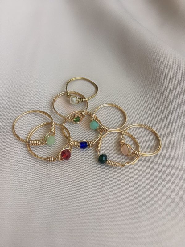 anillo con piedra natural